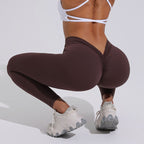 Sportinės tamprės – pakeliančios sėdmenis ir formuojančios liemenį, liekninančios, priglundančios sporto ir fitneso kelnės.